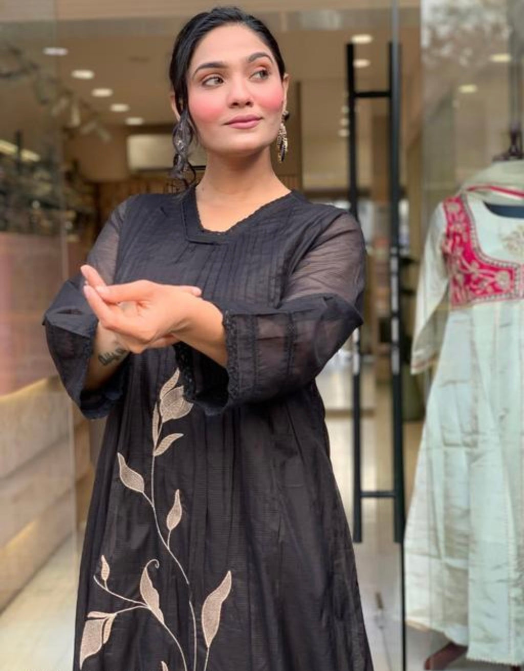 Shrdha black kurthi with pant and dupatta sey | 266