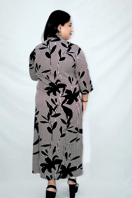 Women floral print cotton blend straight cut kurthi