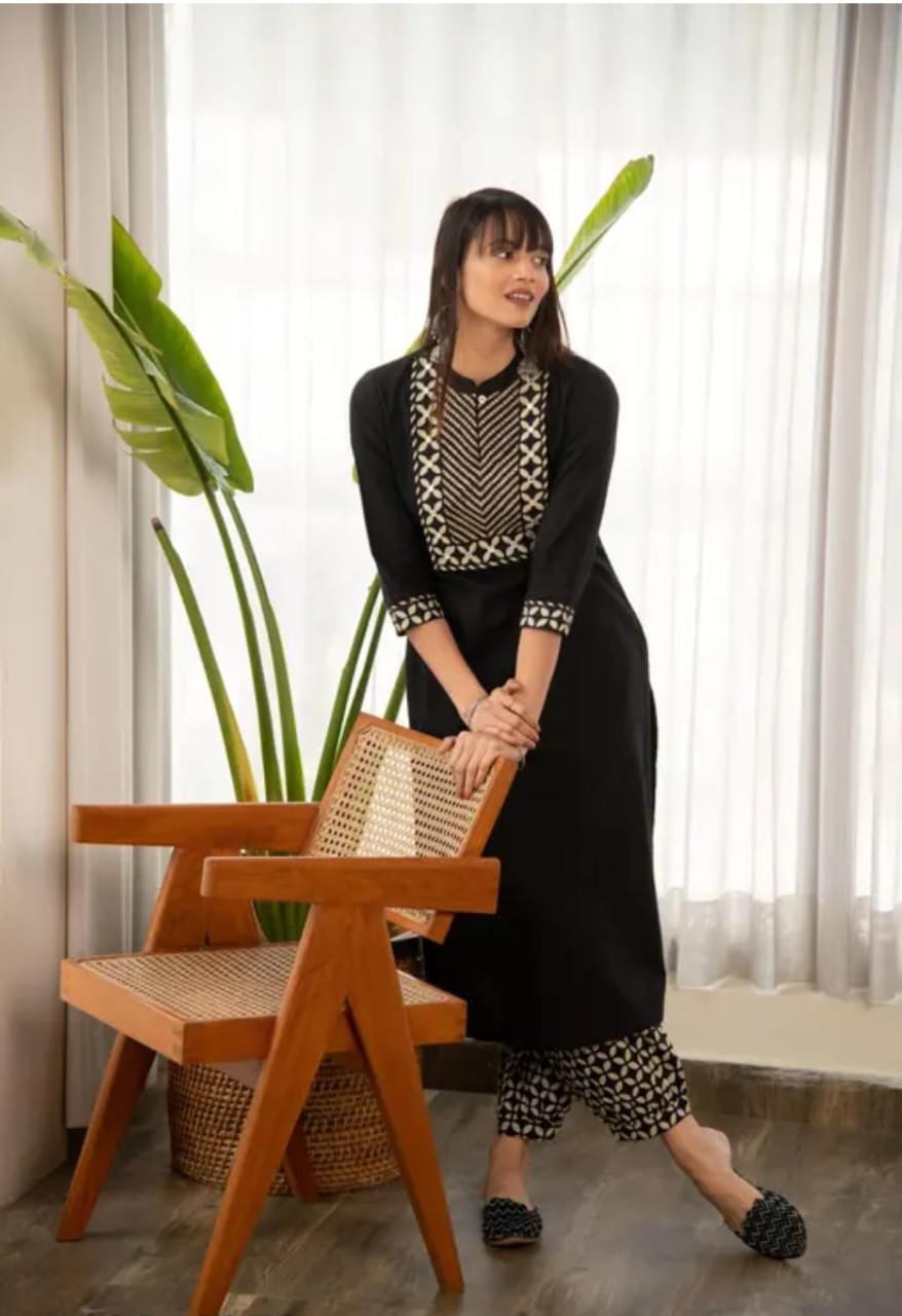 Printed Cotton Blend Straight Kurti Pant Set