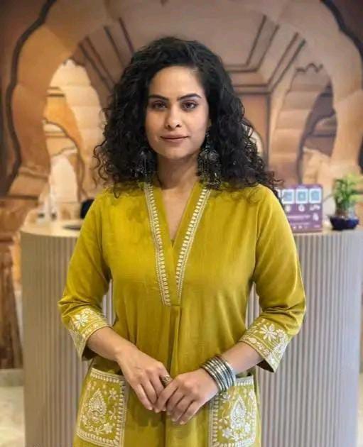 Kurti & Bottomwear with Embroided Pocket