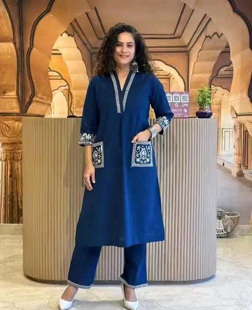 Kurti & Bottomwear with Embroided Pocket