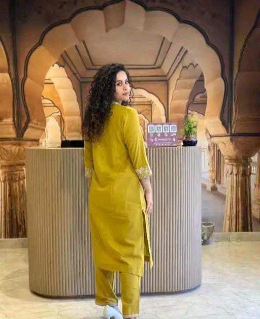 Kurti & Bottomwear with Embroided Pocket