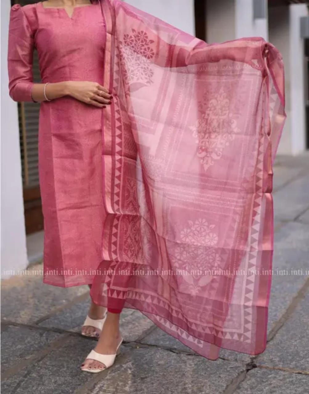 Bosaru Mosaic Top & Dupatta Set – Pink