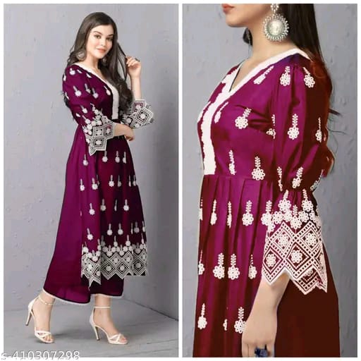 Aakarsha Petite Women Kurta Sets