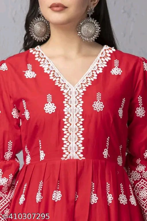 Aakarsha Petite Women Kurta Sets