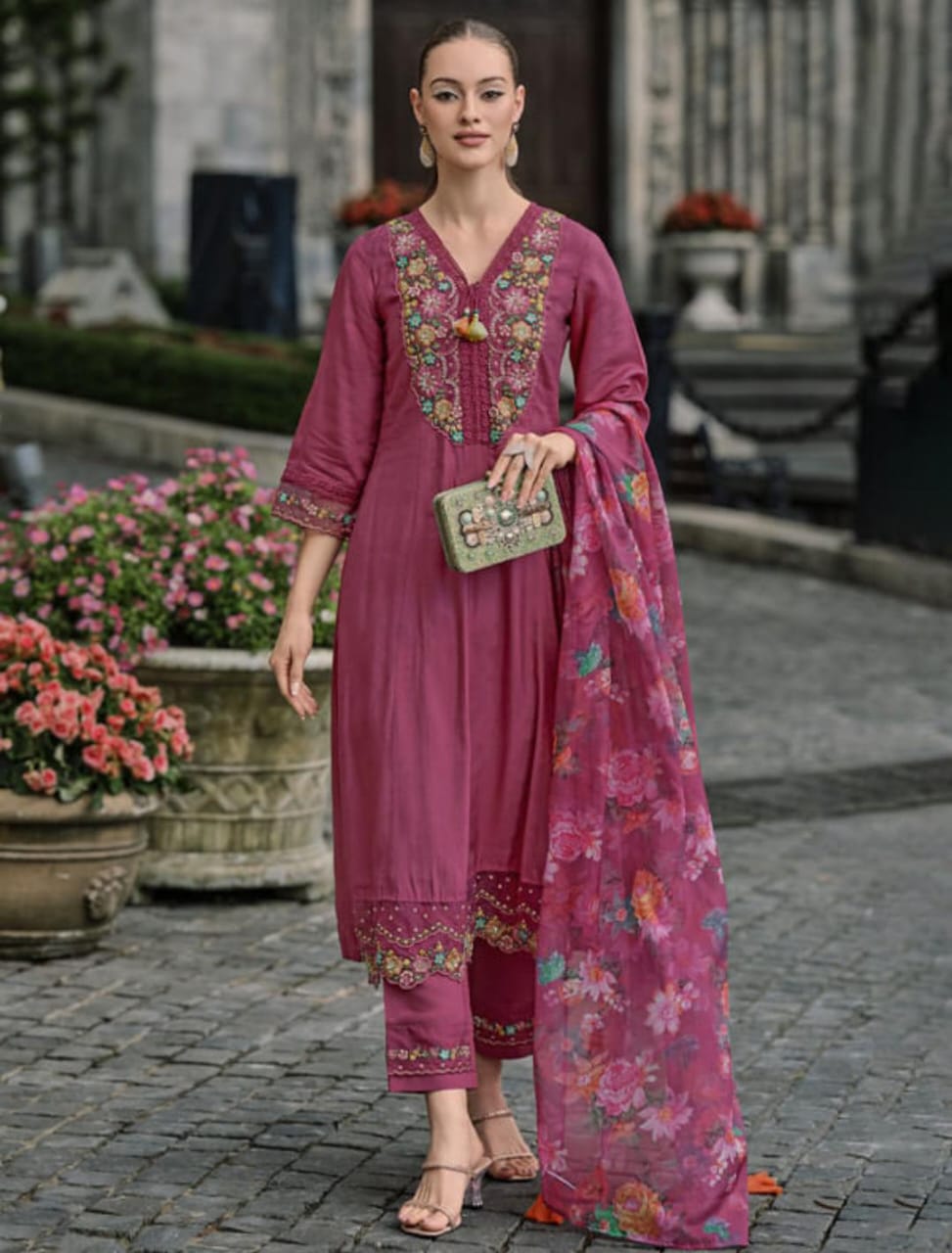 Silk Blend Kurta Pant Dupatta Set