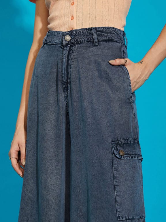 Jeans. High-Rise & Wide Leg