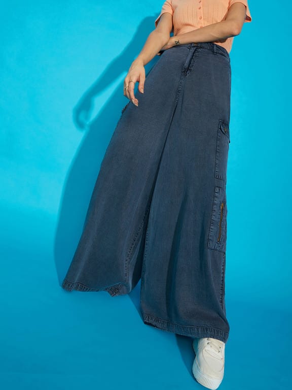 Jeans. High-Rise & Wide Leg