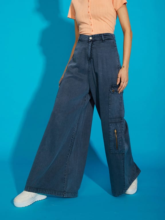 Jeans. High-Rise & Wide Leg