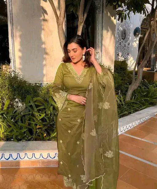 Trendy Petite Women Kurta Sets