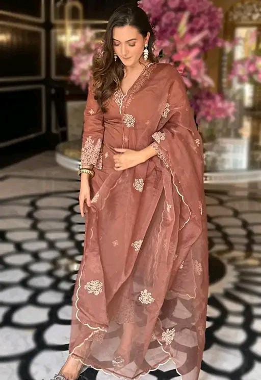 Trendy Petite Women Kurta Sets