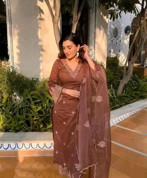 Trendy Petite Women Kurta Sets