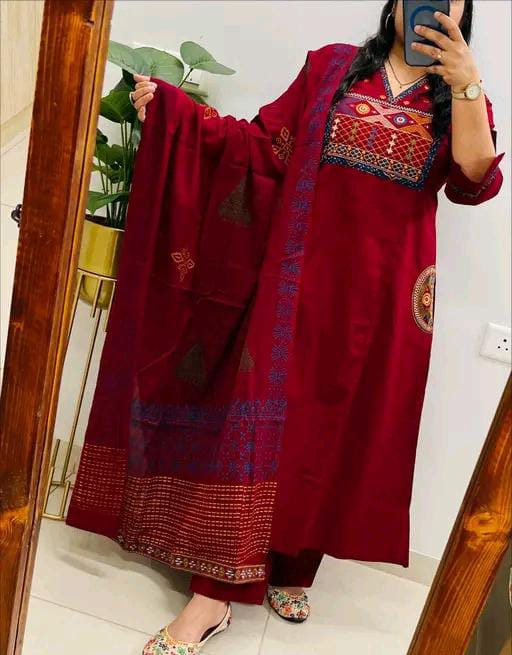 Rayon Slub Party Wear Kurti With Dupatta & Bottomwear #202